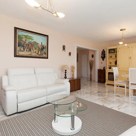 Luckey Homes - Mont Joli דירה